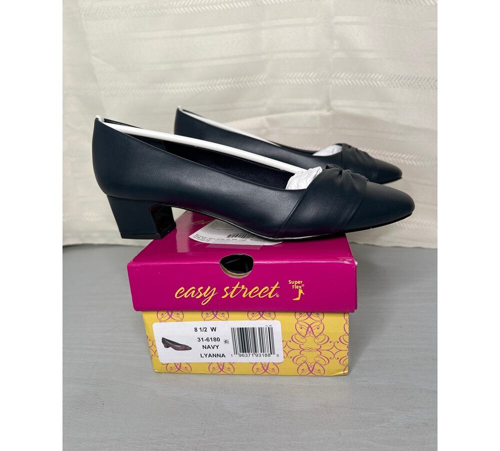 Easy Street Lyanna Block Heel Pumps Navy Almond Toe Wide Womens Sz 8.5W